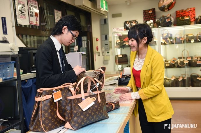 JAPANKURU: #Shopping ♪ Pawn Shop Shopping at Sanoya! A 94-year second-hand  boutiques near JR Otsuka, a retro city!