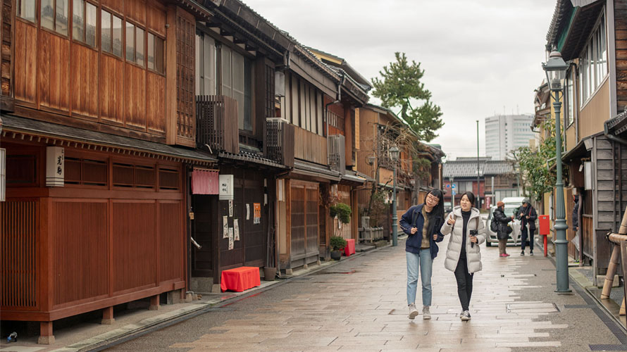 金泽西茶屋街：玲珑花街多艺伎 落日满町琴声绕