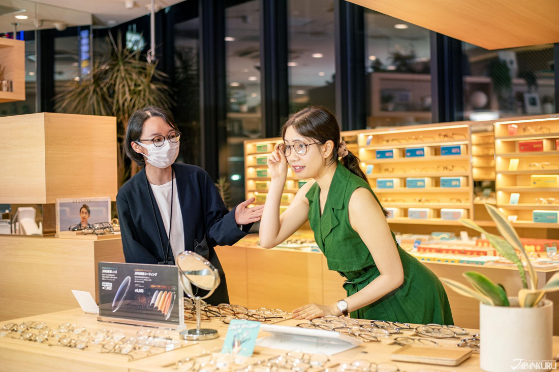 JINS Glasses in Shibuya, Tokyo ・ Stylish, Quick, and a Bargain