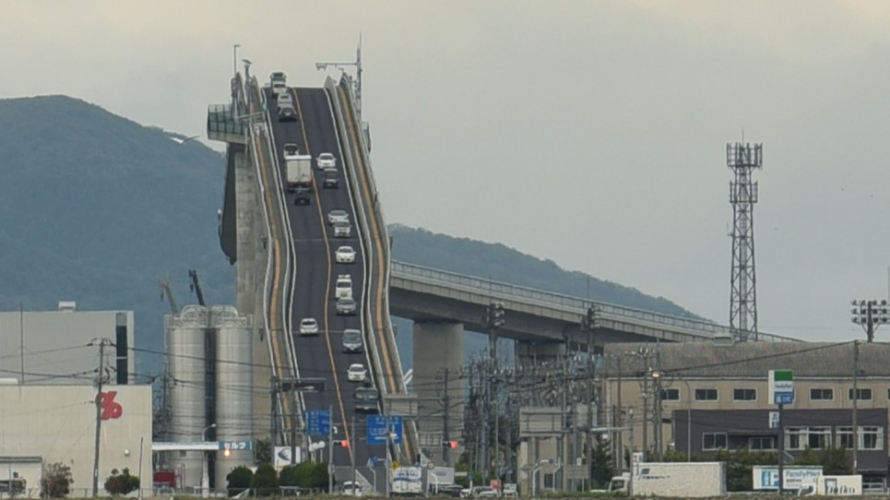 Cầu “Eshima Ohashi”-Tàu lượn siêu tốc