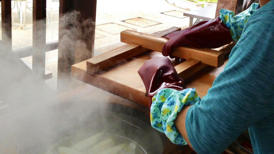 A Delicious Meal from Hell ・ Heavenly Onsen-Steamed Food from Beppu's Hot Spring Hells